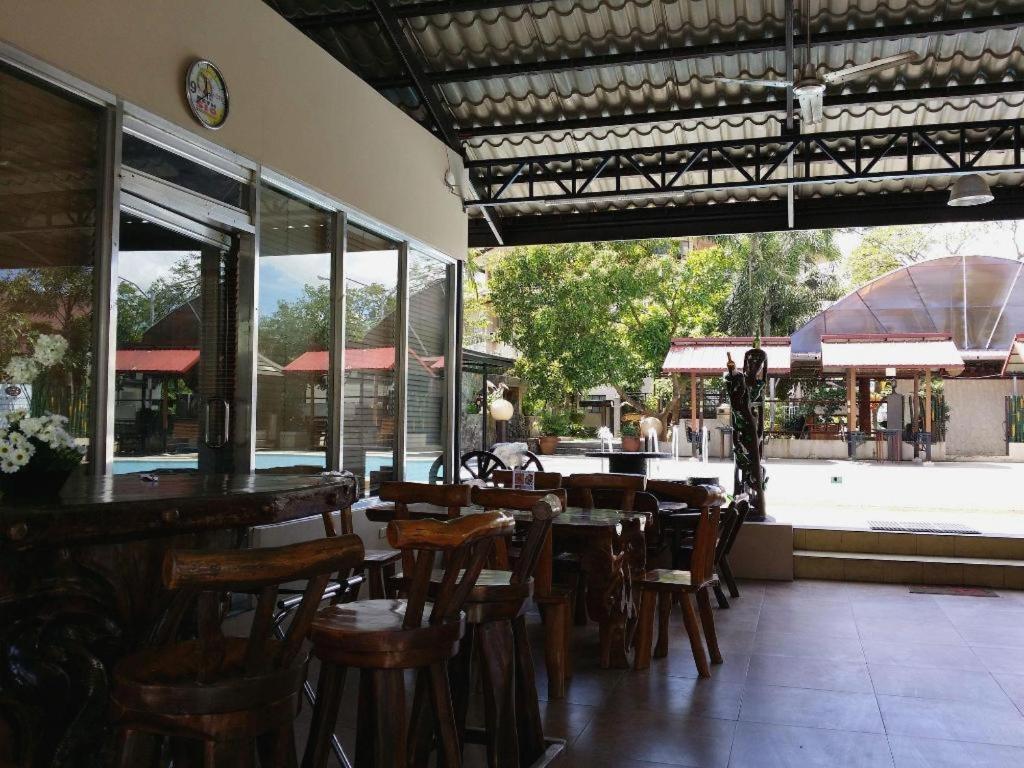 Quezon Premier Hotel Lucena Dış mekan fotoğraf