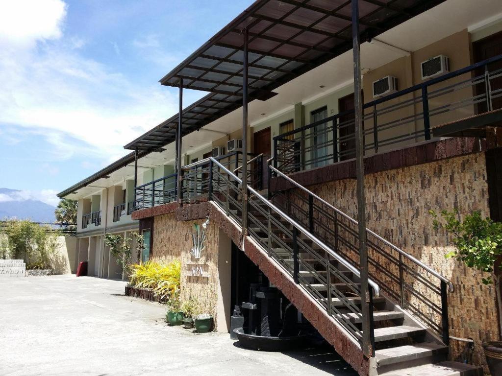 Quezon Premier Hotel Lucena Dış mekan fotoğraf