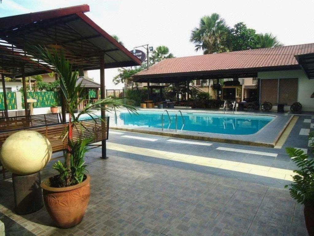 Quezon Premier Hotel Lucena Dış mekan fotoğraf
